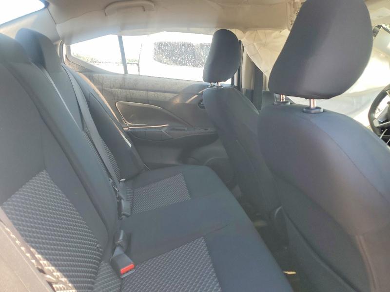 60137956 :رقم المزاد ، 3N1CN8DV1LL802523 vin ، 2020 Nissan Versa مزاد بيع