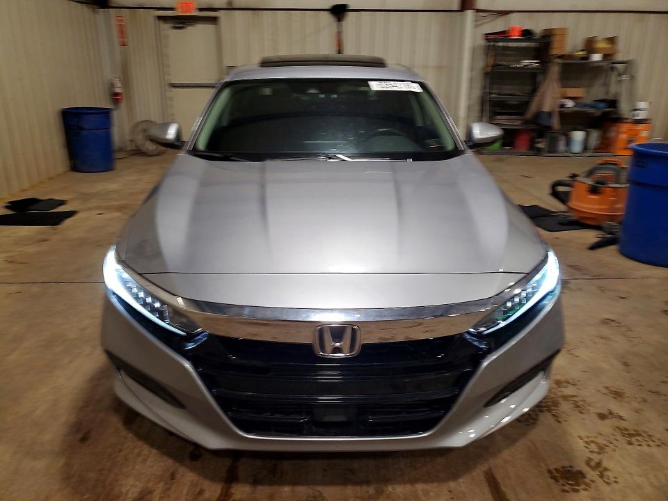 Продажа на аукционе авто 2018 Honda Accord, vin: 1HGCV1F54JA129136, номер лота: 63542186