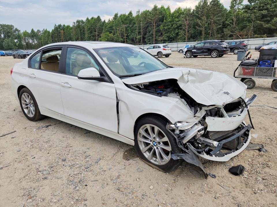 62898536 :رقم المزاد ، WBA8E5G52JNV02643 vin ، 2018 Bmw 320 مزاد بيع