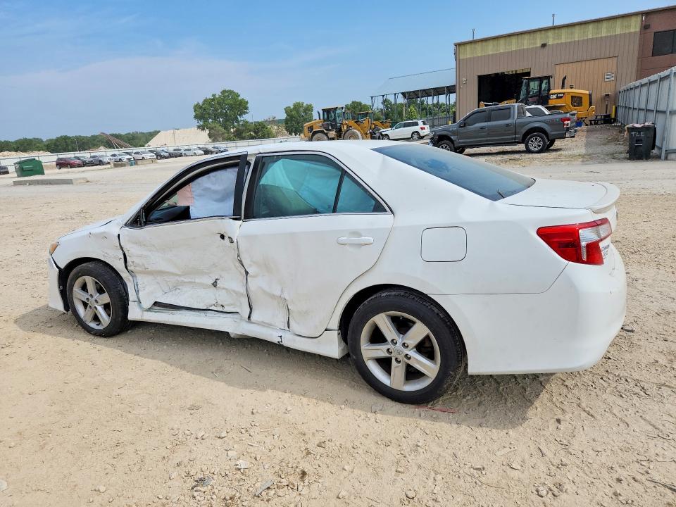 62052146 :رقم المزاد ، 4T1BF1FK4CU538585 vin ، 2012 Toyt Camry مزاد بيع