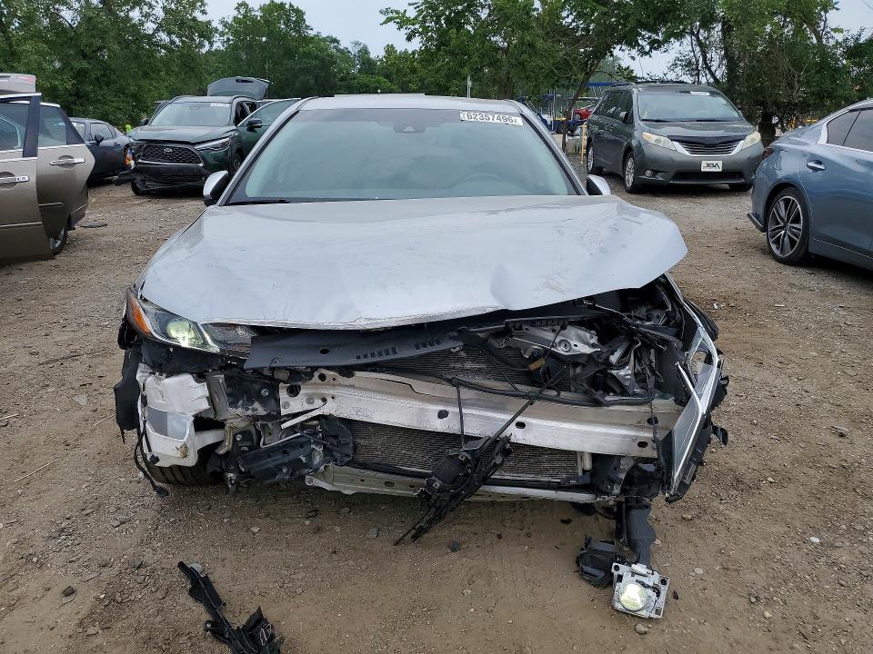 62357496 :رقم المزاد ، 4T1B11HK5KU773779 vin ، 2019 Toyota Camry مزاد بيع