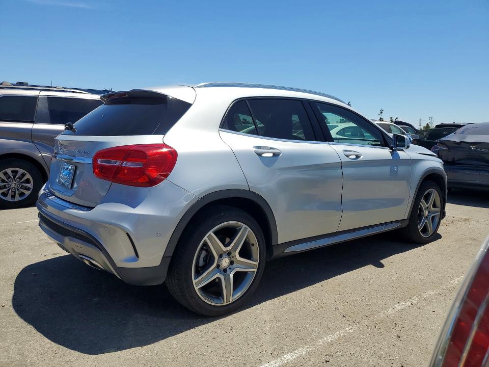 2015 Mercedes-benz Gla მანქანა იყიდება აუქციონზე, vin: WDCTG4GB5FJ178085, აუქციონის ნომერი: 63132506