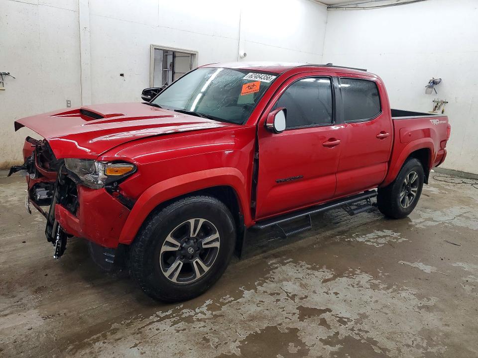 62464356 :رقم المزاد ، 5TFAZ5CN7KX077487 vin ، 2019 Toyota Tacoma مزاد بيع
