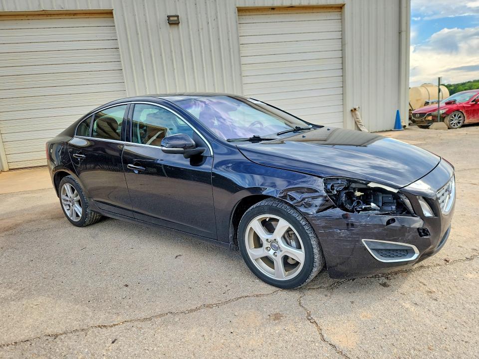 2013 Volvo S60 მანქანა იყიდება აუქციონზე, vin: YV1612FS8D2184300, აუქციონის ნომერი: 61177216