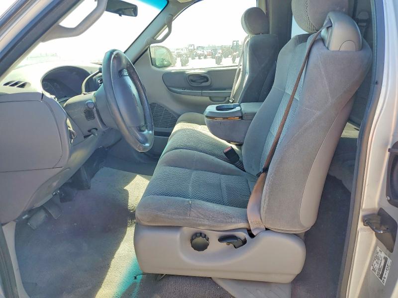 60199516 :رقم المزاد ، 1FTRX17W82NA93021 vin ، 2002 Ford F150 مزاد بيع