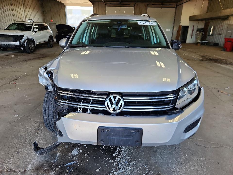 2016 Volkswagen Tiguan მანქანა იყიდება აუქციონზე, vin: WVGBV7AX0GW032514, აუქციონის ნომერი: 59657916