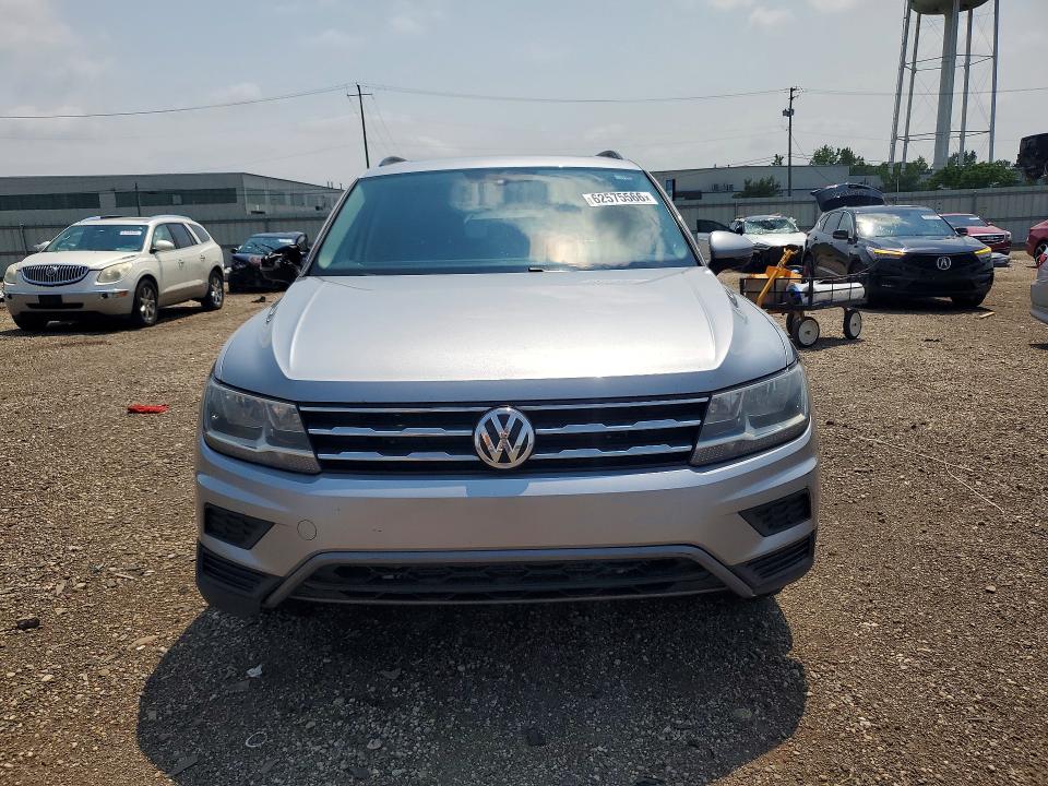 62575566 :رقم المزاد ، 3VV2B7AX8LM015596 vin ، 2020 Volkswagen Tiguan مزاد بيع