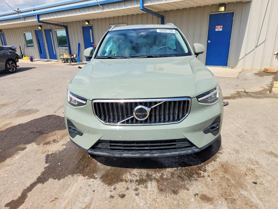60587736 :رقم المزاد ، YV4L12UA4P2932576 vin ، 2023 Volvo Xc40 مزاد بيع