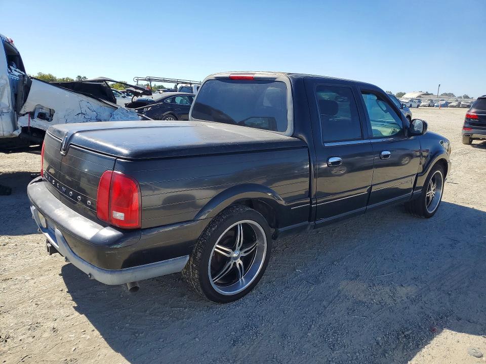 62382756 :رقم المزاد ، 5LTEW05A22KJ03060 vin ، 2002 Lincoln Blackwood مزاد بيع