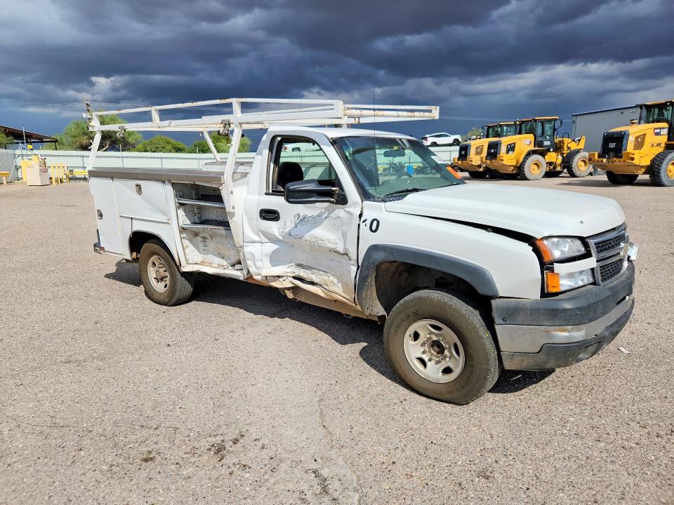 2006 Chevrolet Silverado მანქანა იყიდება აუქციონზე, vin: 1GBHC24U36E106963, აუქციონის ნომერი: 61544986