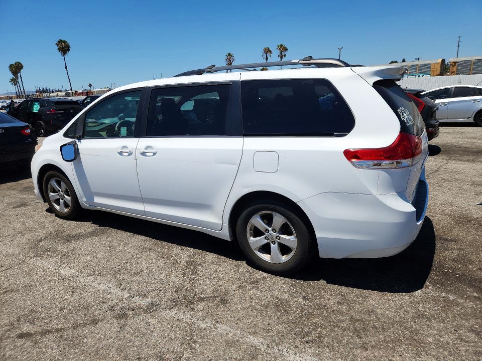 Продаж на аукціоні авто 2011 Toyota Sienna, vin: 5TDKK3DCXBS110627, номер лоту: 62353106