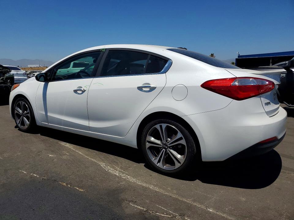 60606476 :رقم المزاد ، KNAFX4A80F5336905 vin ، 2015 Kia Forte مزاد بيع