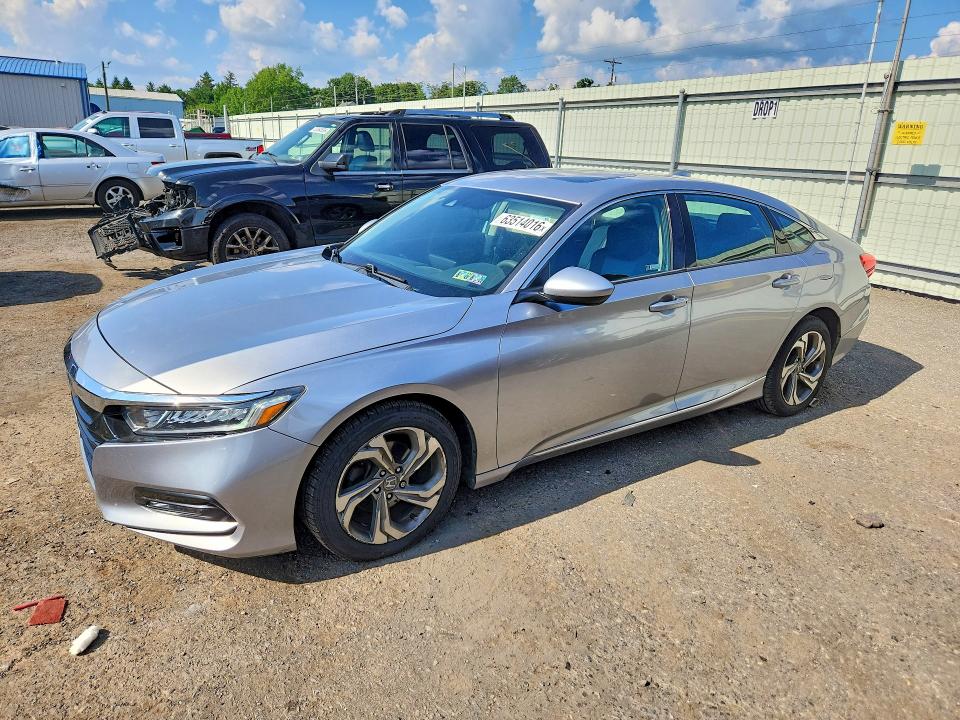 Auction sale of the 2018 Honda Accord, vin: 1HGCV1F4XJA076949, lot number: 63514016