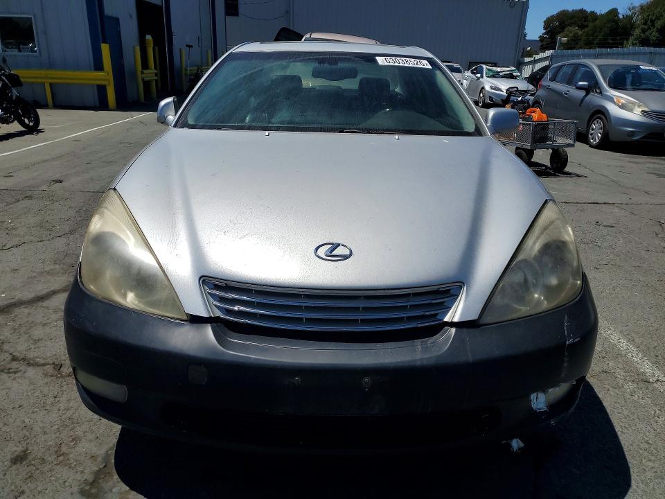 63038526 :رقم المزاد ، JTHBF30G520086672 vin ، 2002 Lexus Es مزاد بيع