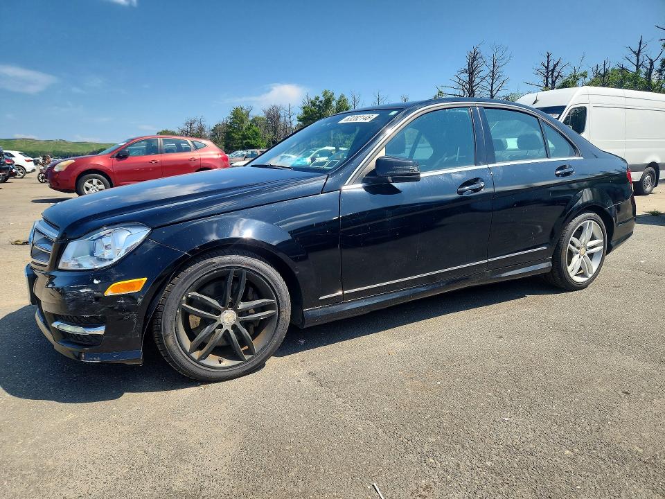 63282146 :رقم المزاد ، WDDGF8AB2DA837589 vin ، 2013 Mercedes-benz C مزاد بيع