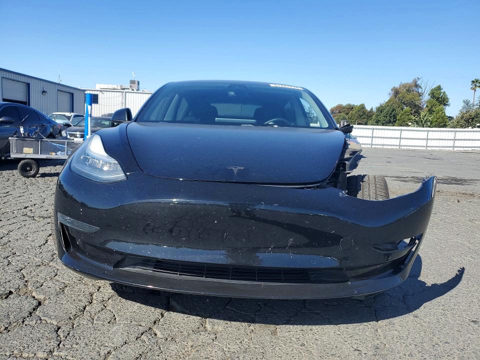 Продажа на аукционе авто 2019 Tesla Model 3, vin: 5YJ3E1EA1KF421123, номер лота: 61424476
