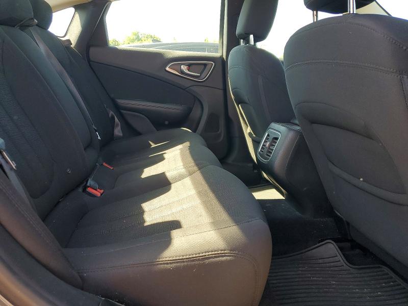 63069096 :رقم المزاد ، 1C3CCCAB0FN529258 vin ، 2015 Chrysler 200 مزاد بيع