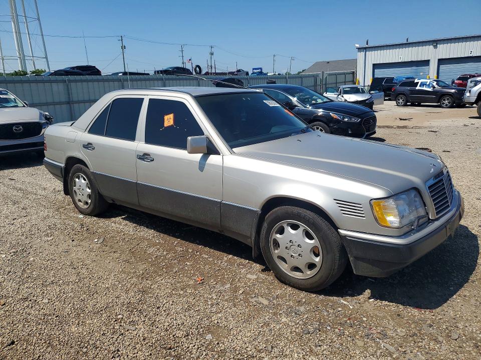 1995 Mercedes-benz E მანქანა იყიდება აუქციონზე, vin: WDBEB31E5SC115706, აუქციონის ნომერი: 59676386