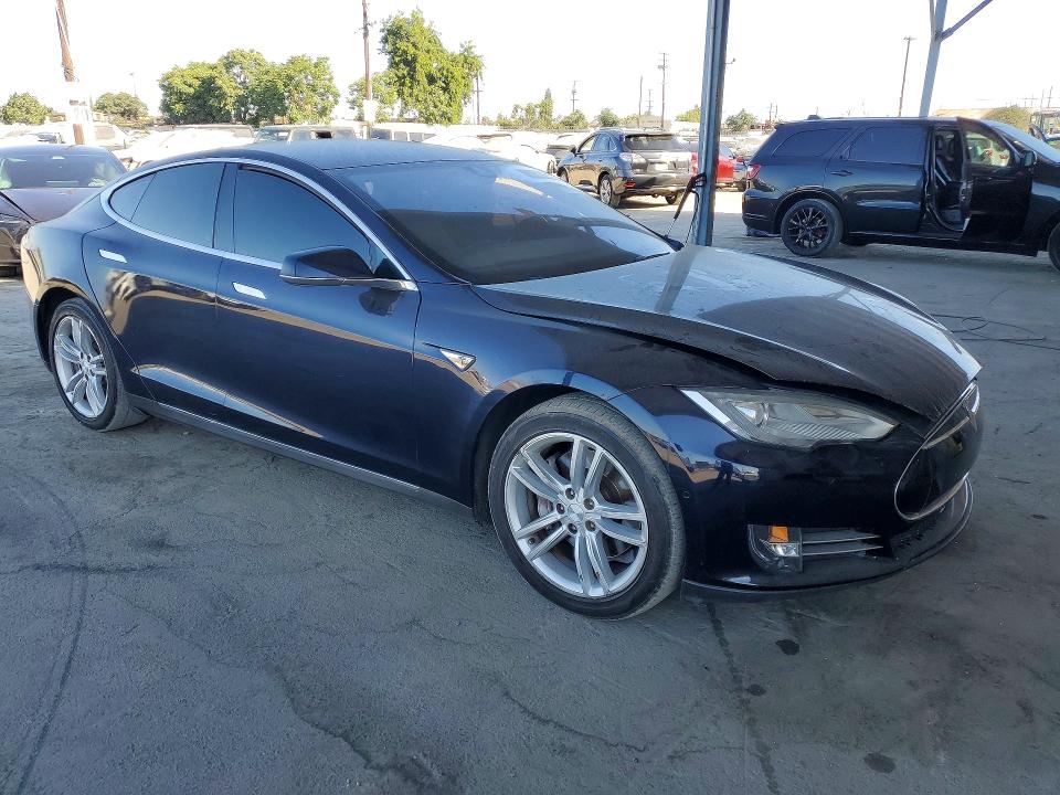 Продаж на аукціоні авто 2015 Tesla Model S, vin: 5YJSA1S10FFP71554, номер лоту: 60459086