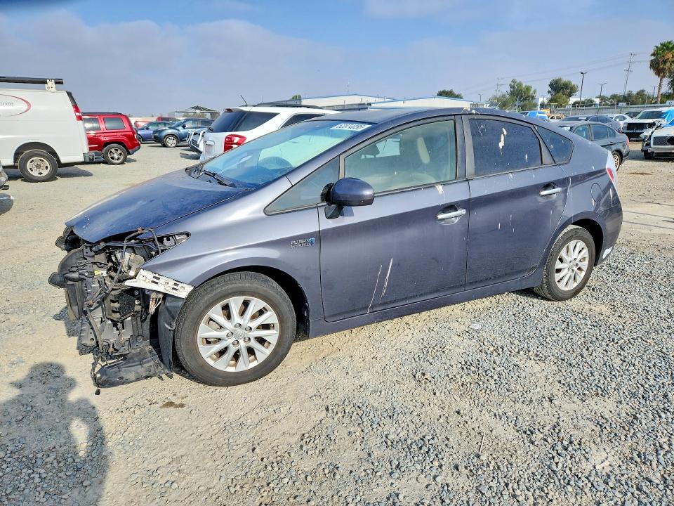 62874056 :رقم المزاد ، JTDKN3DP7E3064478 vin ، 2014 Toyota Prius Plug-in Hybrid مزاد بيع