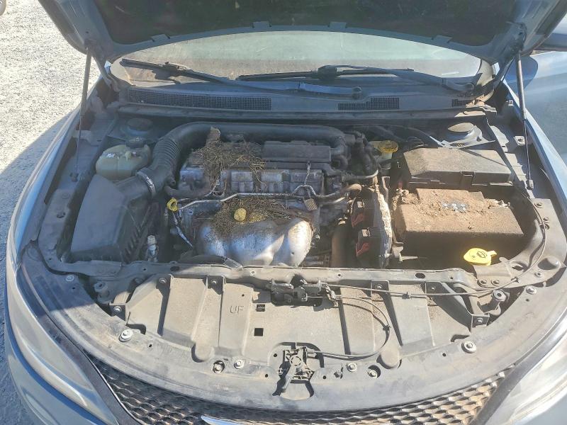 60524586 :رقم المزاد ، 1C3CCCBB9FN660736 vin ، 2015 Chrysler 200 مزاد بيع