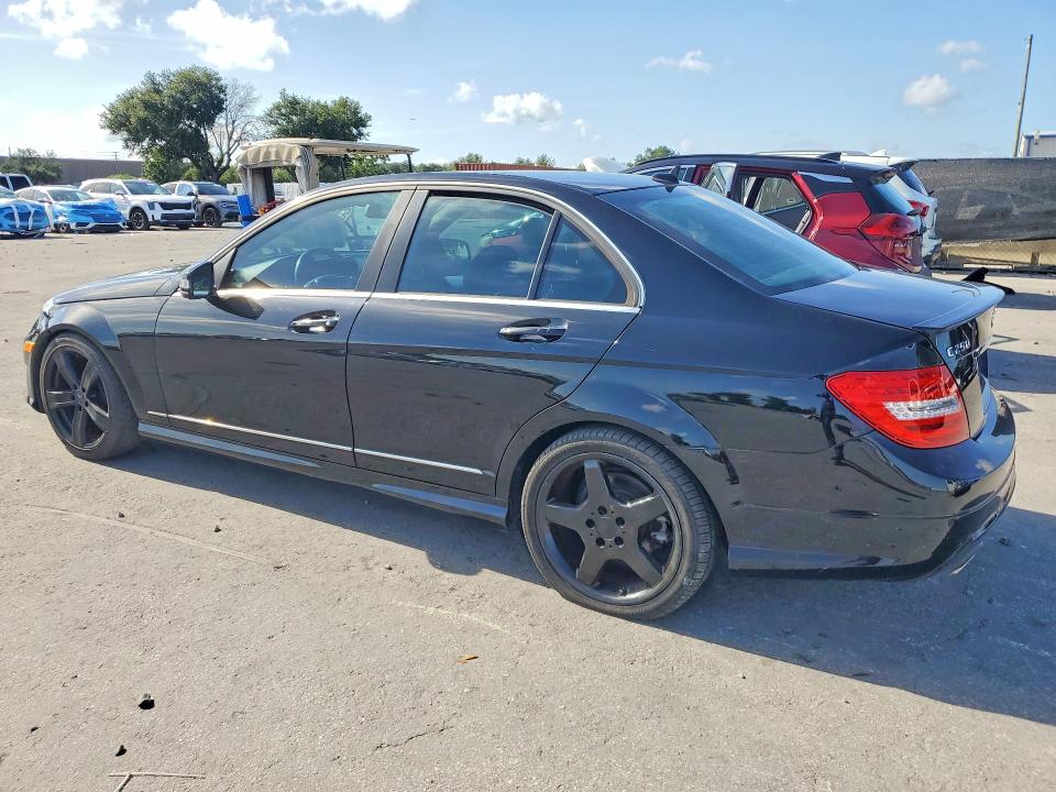2013 Mercedes-benz C მანქანა იყიდება აუქციონზე, vin: WDDGF4HB5DA797538, აუქციონის ნომერი: 61694306