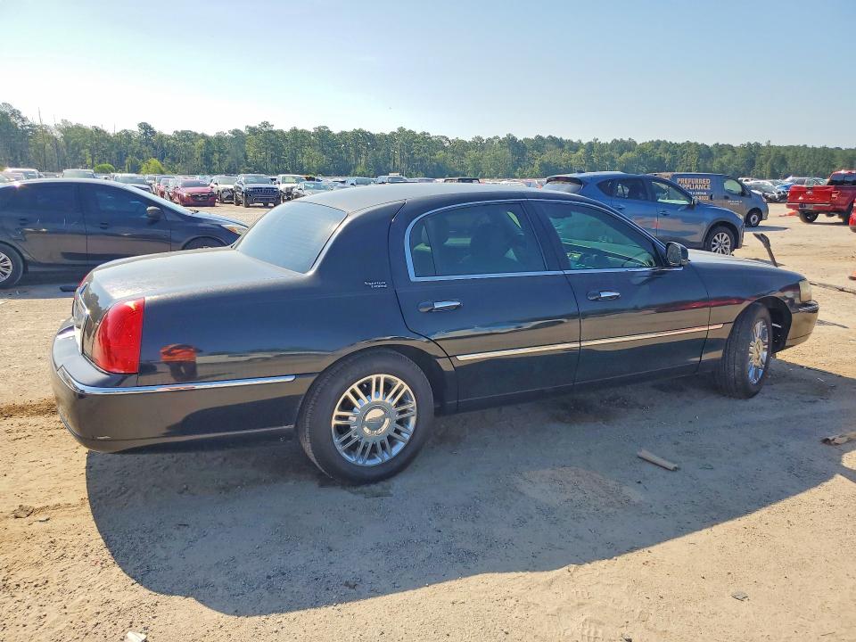 2007 Lincoln Town Car მანქანა იყიდება აუქციონზე, vin: 1LNHM82V47Y620310, აუქციონის ნომერი: 56536026