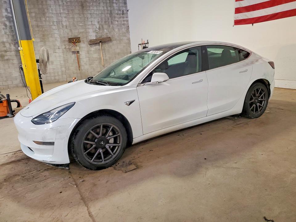 60762026 :رقم المزاد ، 5YJ3E1EA0LF742958 vin ، 2020 Tesla Model 3 مزاد بيع
