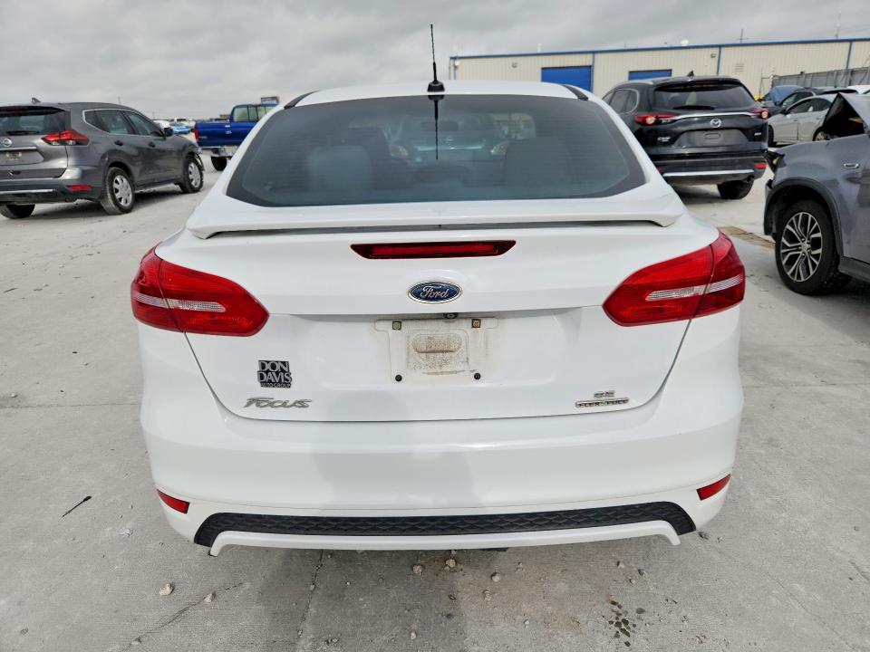 85989785 :رقم المزاد ، 1FADP3F27FL305676 vin ، 2015 Ford Focus مزاد بيع