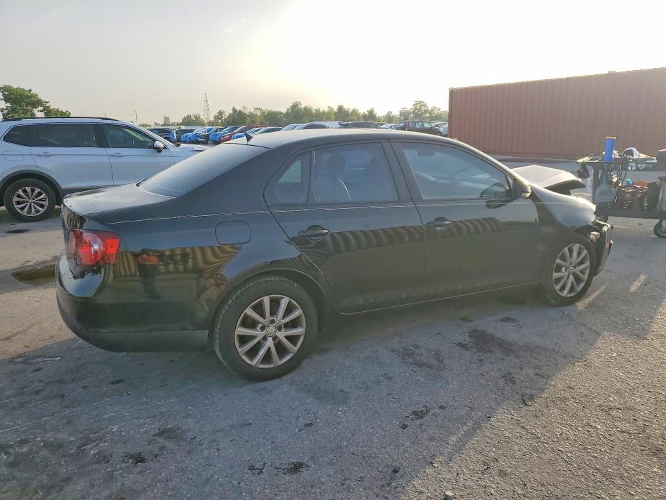 60440966 :رقم المزاد ، 3VWRX7AJ8AM157662 vin ، 2010 Volkswagen Jetta مزاد بيع