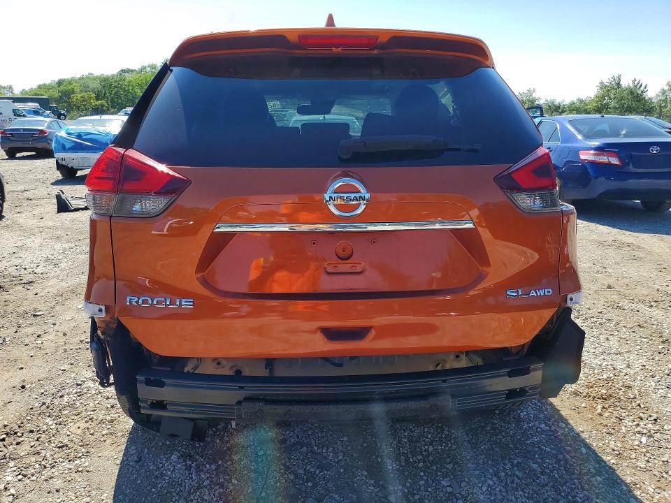 62159576 :رقم المزاد ، 5N1AT2MVXHC859289 vin ، 2017 Nissan Rogue مزاد بيع
