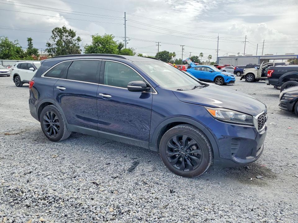 61153776 :رقم المزاد ، 5XYPG4A57LG697435 vin ، 2020 Kia Sorento مزاد بيع
