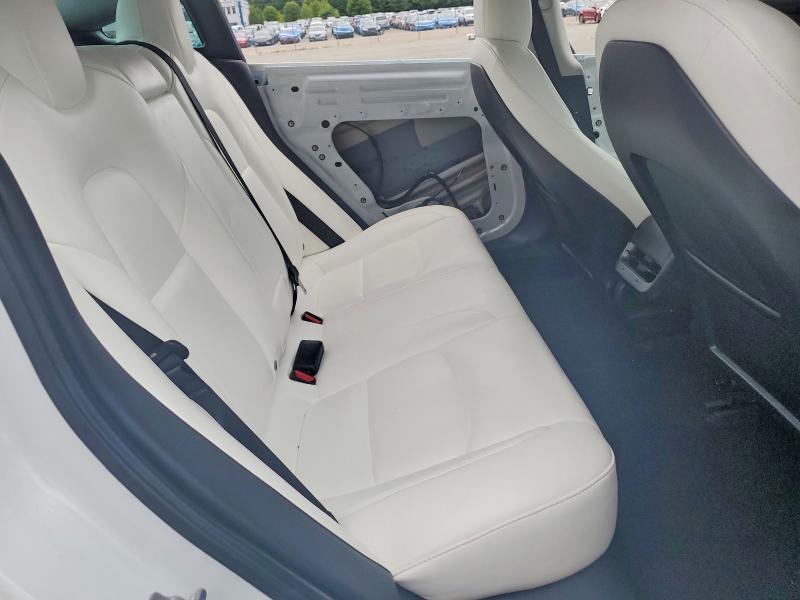 Продаж на аукціоні авто 2022 Tesla Model 3, vin: 5YJ3E1EB4NF114493, номер лоту: 61561306