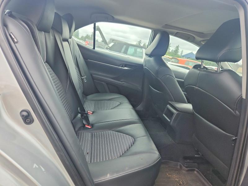 60039736 :رقم المزاد ، 4T1T11BK8MU023583 vin ، 2021 Toyota Camry مزاد بيع