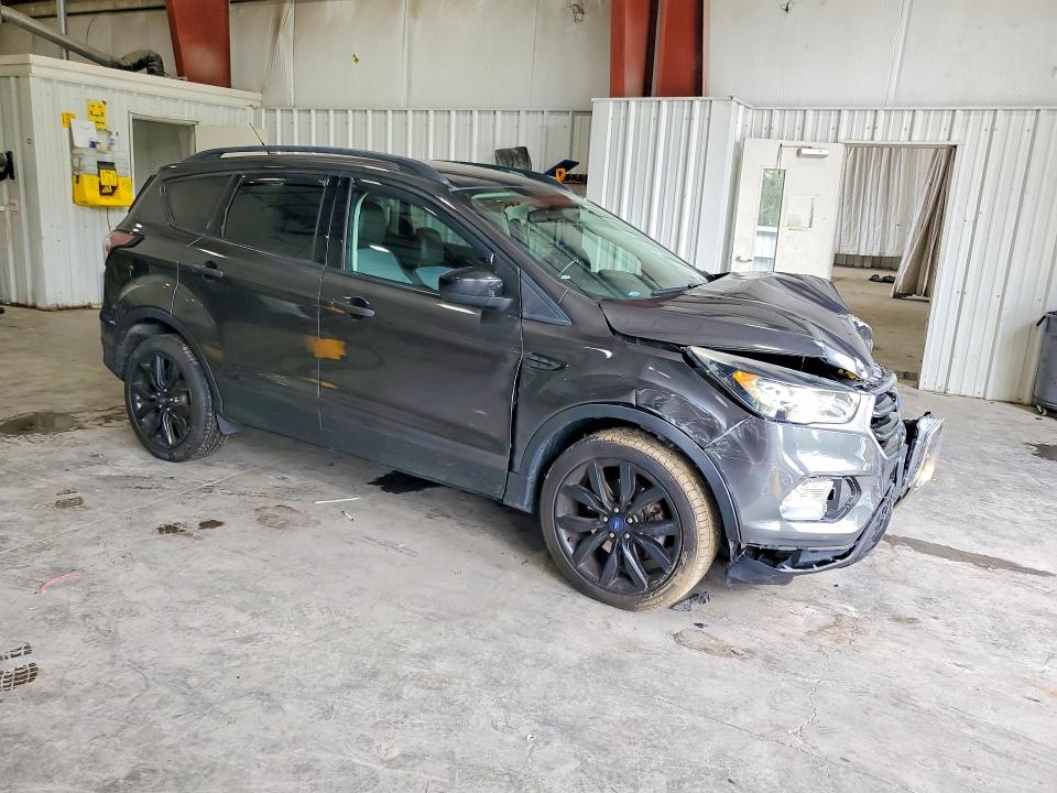 2018 Ford Escape მანქანა იყიდება აუქციონზე, vin: 1FMCU9GD8JUB92854, აუქციონის ნომერი: 60811876