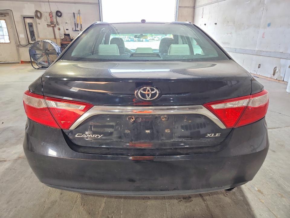 2015 Toyota Camry მანქანა იყიდება აუქციონზე, vin: 4T4BF1FK3FR463470, აუქციონის ნომერი: 60059306