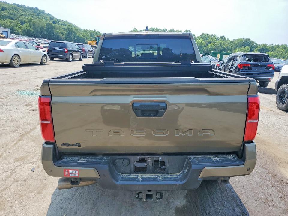 61111896 :رقم المزاد ، 3TMLB5JN6SM088373 vin ، 2025 Toyota Tacoma مزاد بيع