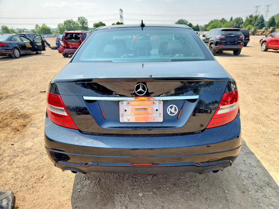 2014 Mercedes-benz C მანქანა იყიდება აუქციონზე, vin: WDDGF8AB6EA921948, აუქციონის ნომერი: 61555976