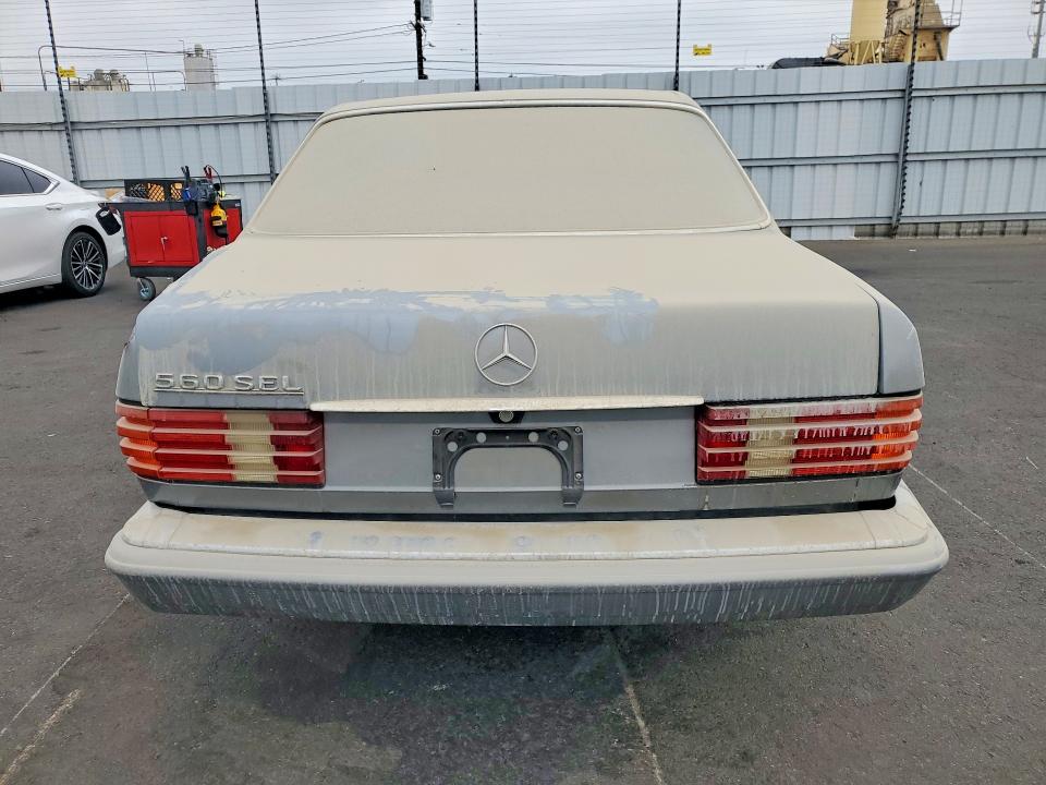 58032006 :رقم المزاد ، WDBCA39D7JA398223 vin ، 1988 Mercedes-benz 560 مزاد بيع