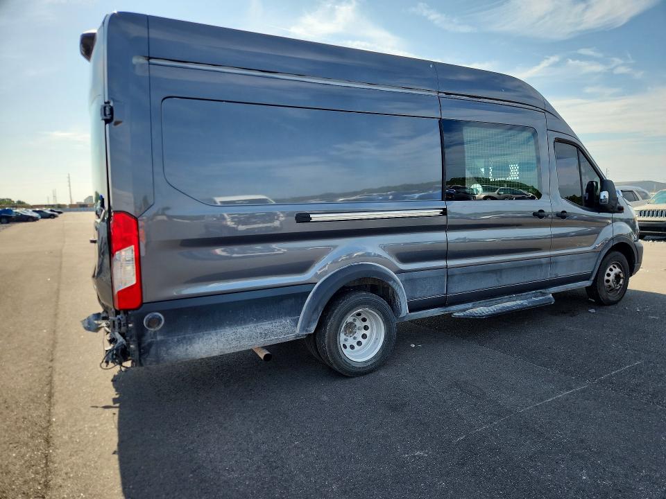 60862626 :رقم المزاد ، 1FTRU8XG0NKA21147 vin ، 2022 Ford Transit مزاد بيع