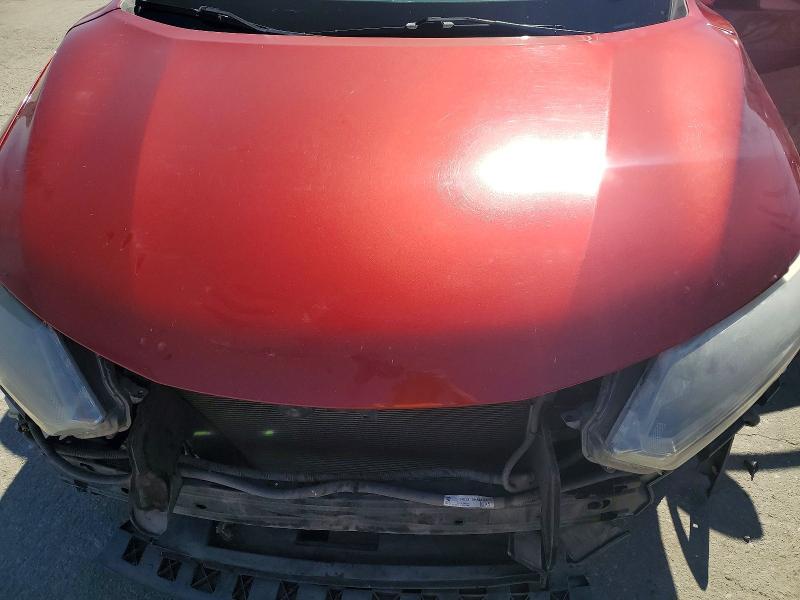 60272096 :رقم المزاد ، KNMAT2MT9FP589545 vin ، 2015 Nissan Rogue مزاد بيع