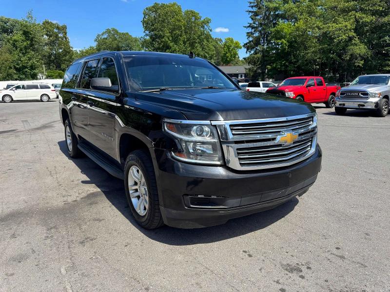 2017 Chevrolet Suburban მანქანა იყიდება აუქციონზე, vin: 1GNSKHKC0HR314285, აუქციონის ნომერი: 62218346