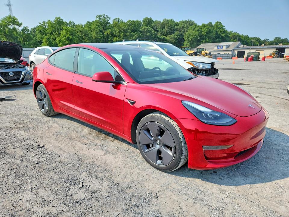 Продажа на аукционе авто 2022 Tesla Model 3, vin: 5YJ3E1EB0NF127130, номер лота: 61211126