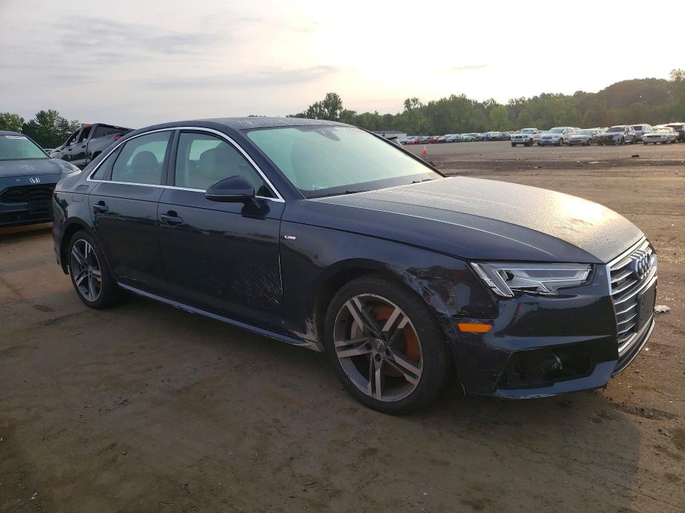 61625806 :رقم المزاد ، WAUENAF46JA060848 vin ، 2018 Audi A4 مزاد بيع