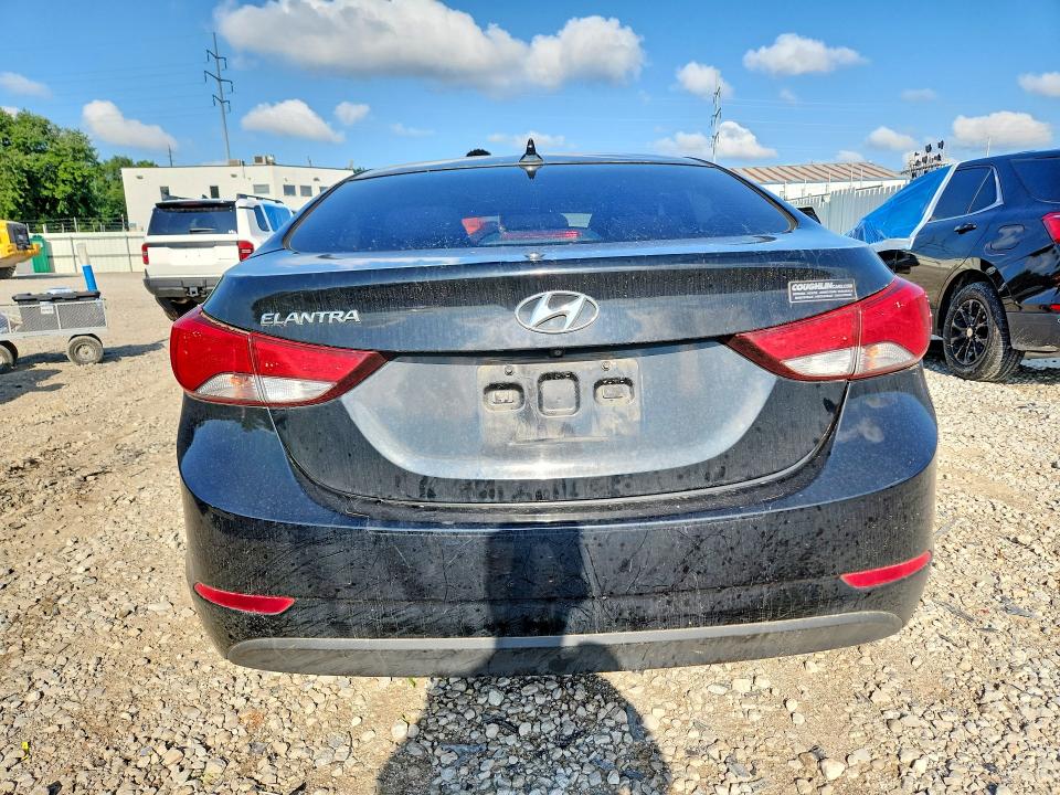63174406 :رقم المزاد ، KMHDH4AE9FU302928 vin ، 2015 Hyundai Elantra مزاد بيع