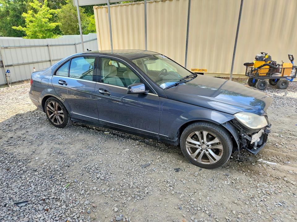 2013 Mercedes-benz C მანქანა იყიდება აუქციონზე, vin: WDDGF4HB9DR294337, აუქციონის ნომერი: 61298756