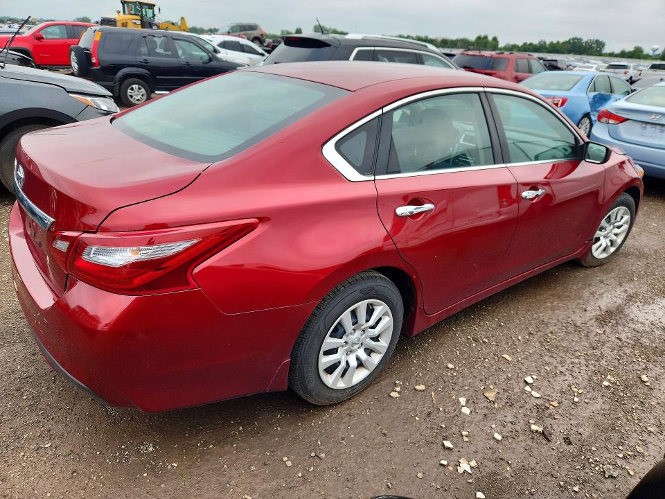 62531976 :رقم المزاد ، 1N4AL3APXJC232510 vin ، 2018 Nissan Altima مزاد بيع