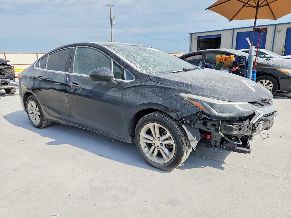 63021876 :رقم المزاد ، 1G1BE5SM5K7101092 vin ، 2019 Chevrolet Cruze مزاد بيع