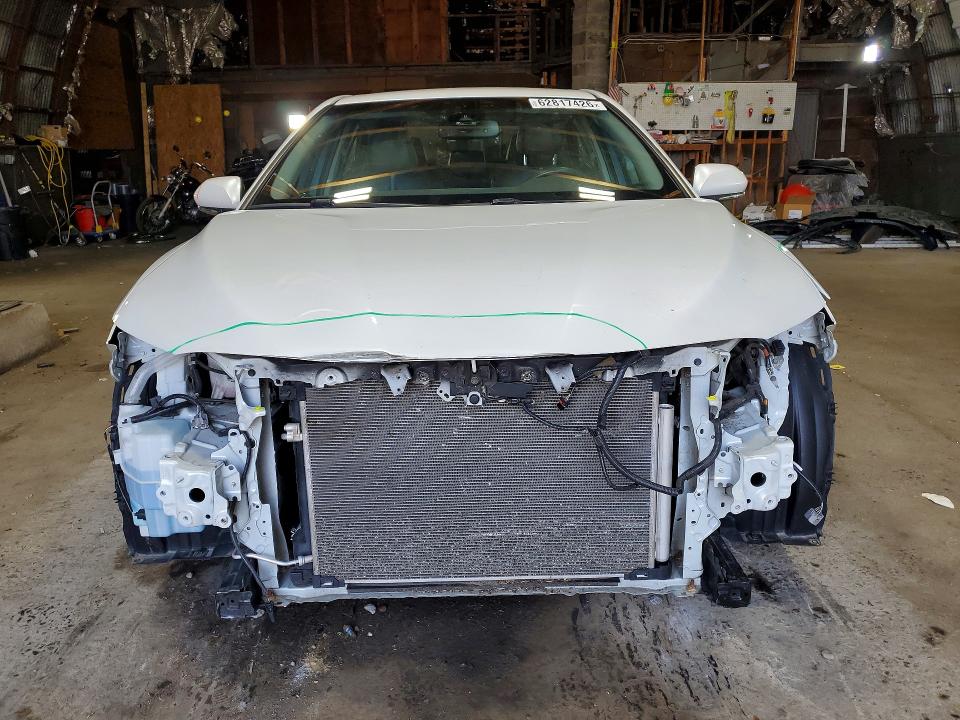 62817426 :رقم المزاد ، 4T1B61HK4JU061425 vin ، 2018 Toyota Camry مزاد بيع