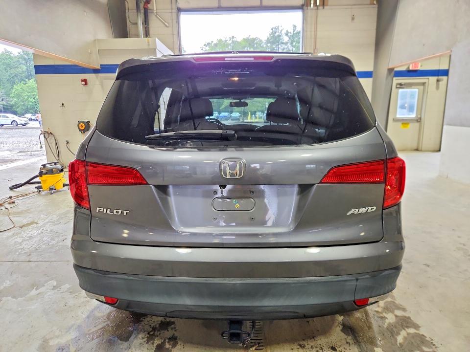 Продажа на аукционе авто 2017 Honda Pilot, vin: 5FNYF6H88HB004311, номер лота: 61576356